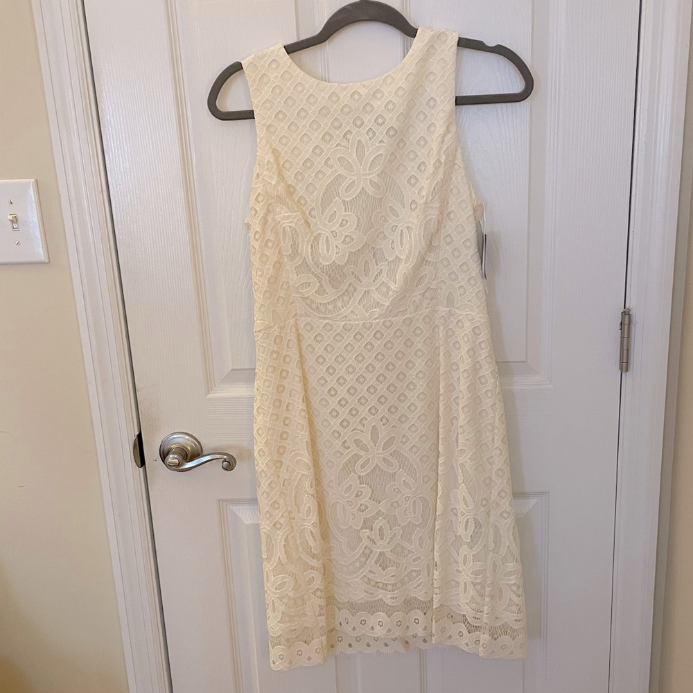 **$15 when Bundled** NWT Sleeveless Cream Lace Shift Dress